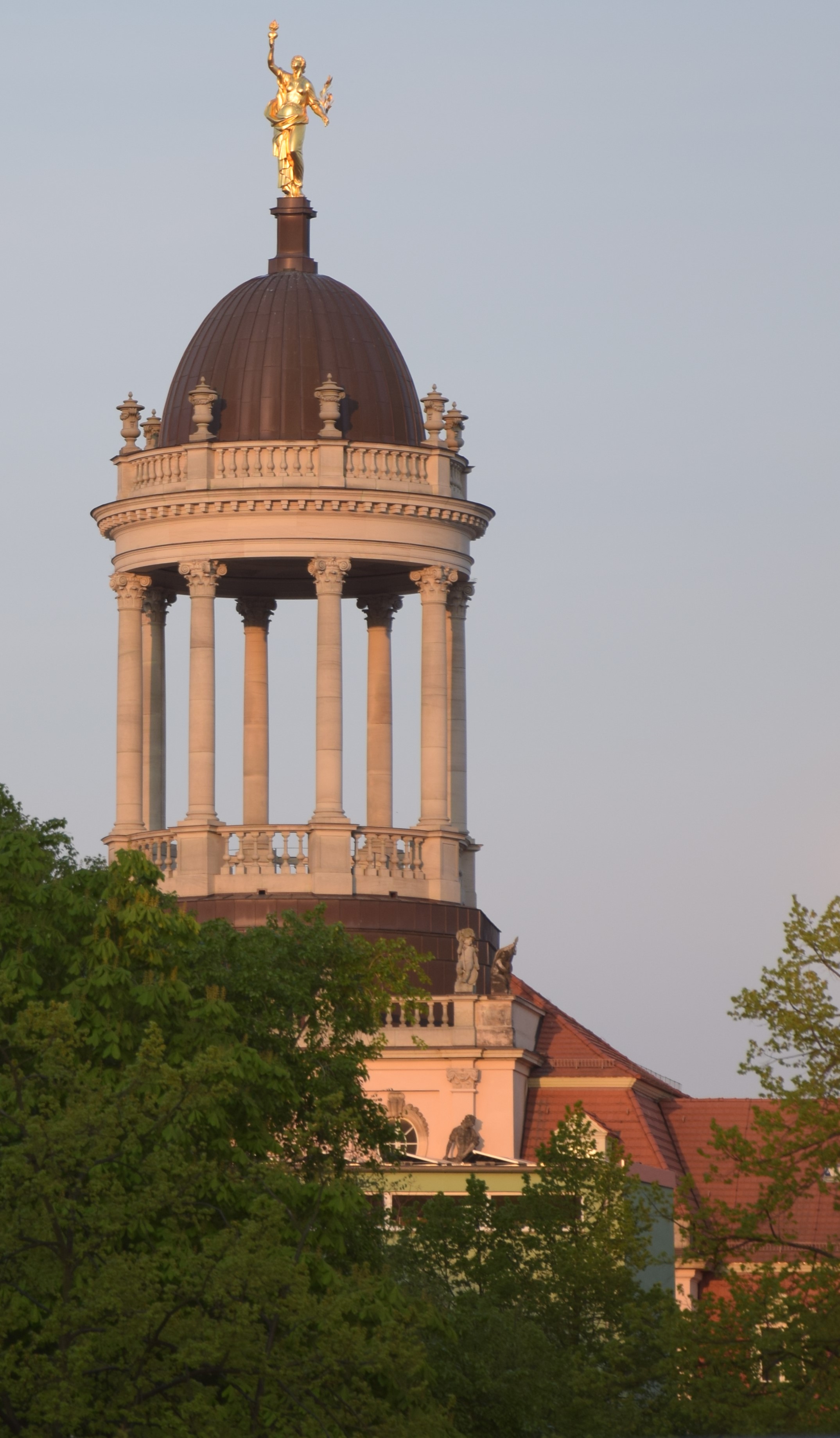 Der Turm des grossen Waisenhauses